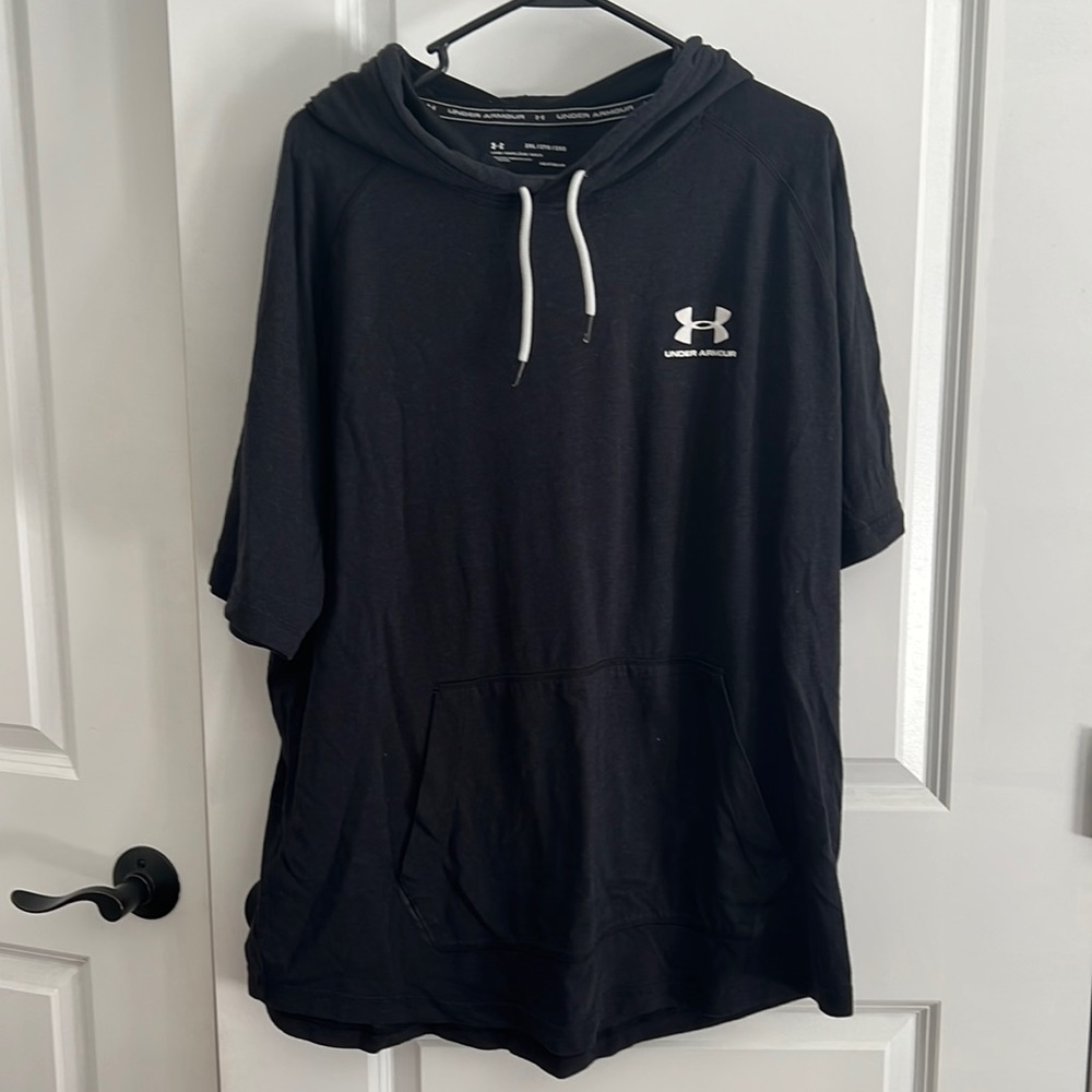 Mens UA top